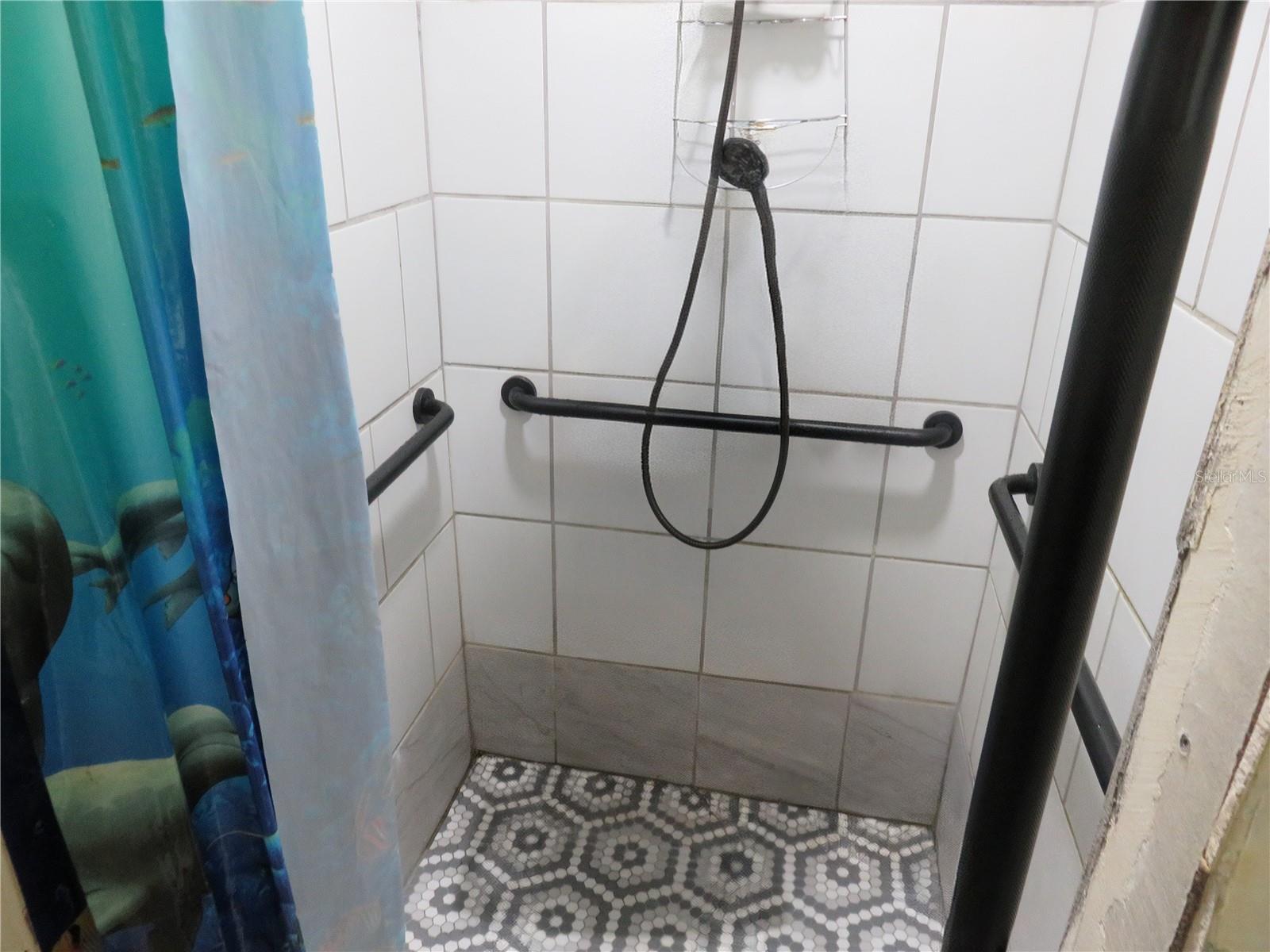 OWEN LAKE - Residential