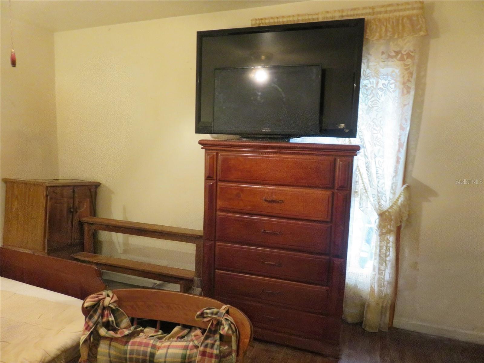 OWEN LAKE - Residential