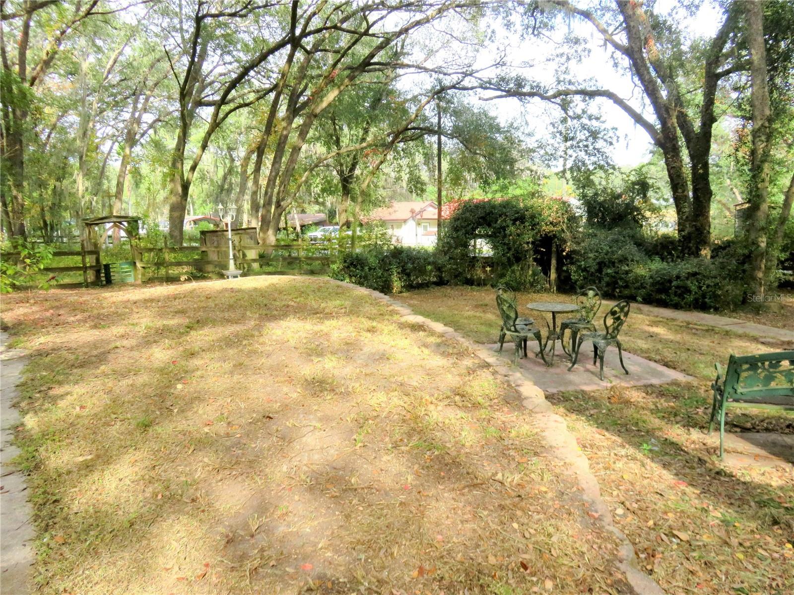 OWEN LAKE - Residential