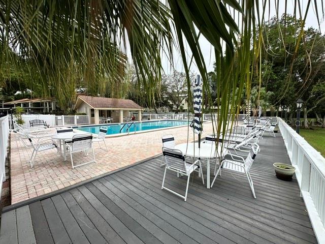 VILLAS OF LAKE ARBOR - Residential