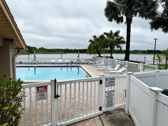 VILLAS OF LAKE ARBOR - Residential