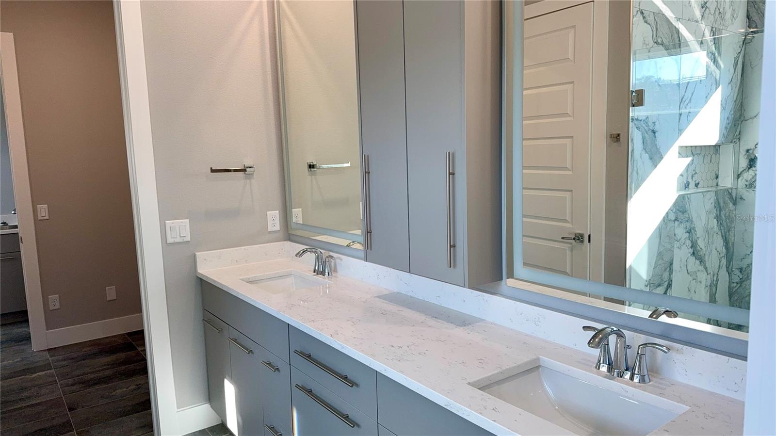 YACHT HARBOR VILLAGE - Residential