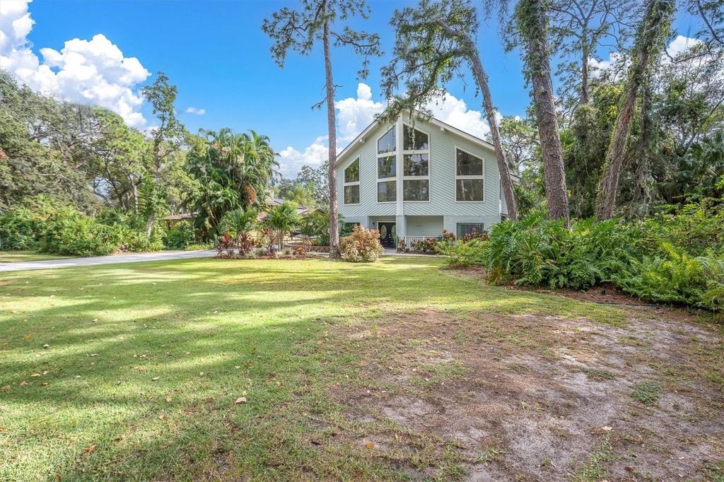 Photo of 12844 74th Avenue, Seminole, FL 33776 (MLS # TB8437767)