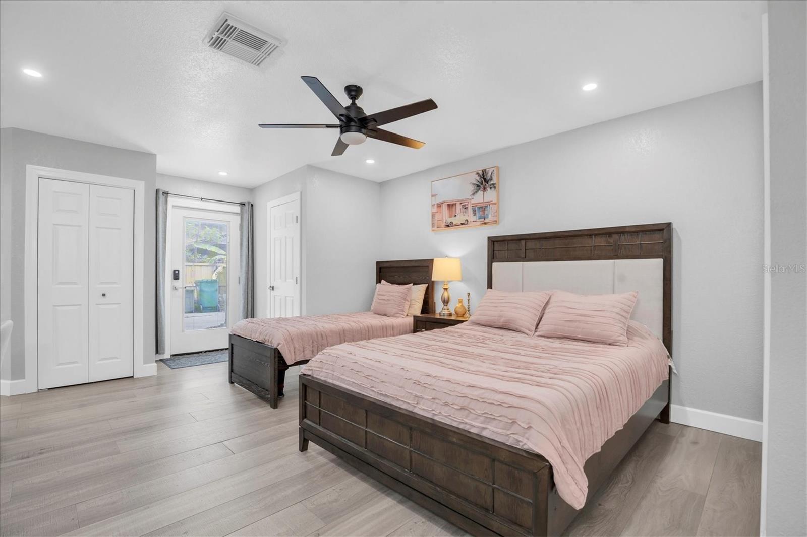 PINELLAS GROVES - Residential