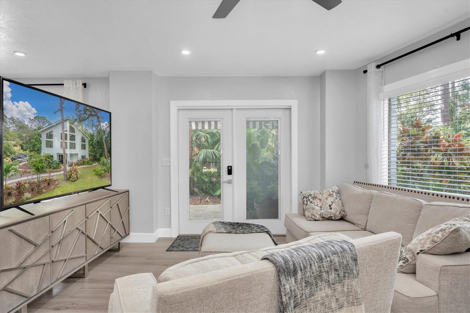 PINELLAS GROVES - Residential