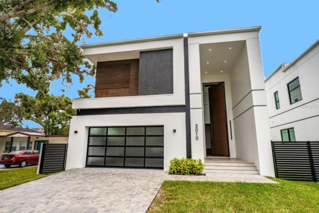 Photo of 3010 W Trilby Avenue, Tampa, FL 33611 (MLS # TB8459500)