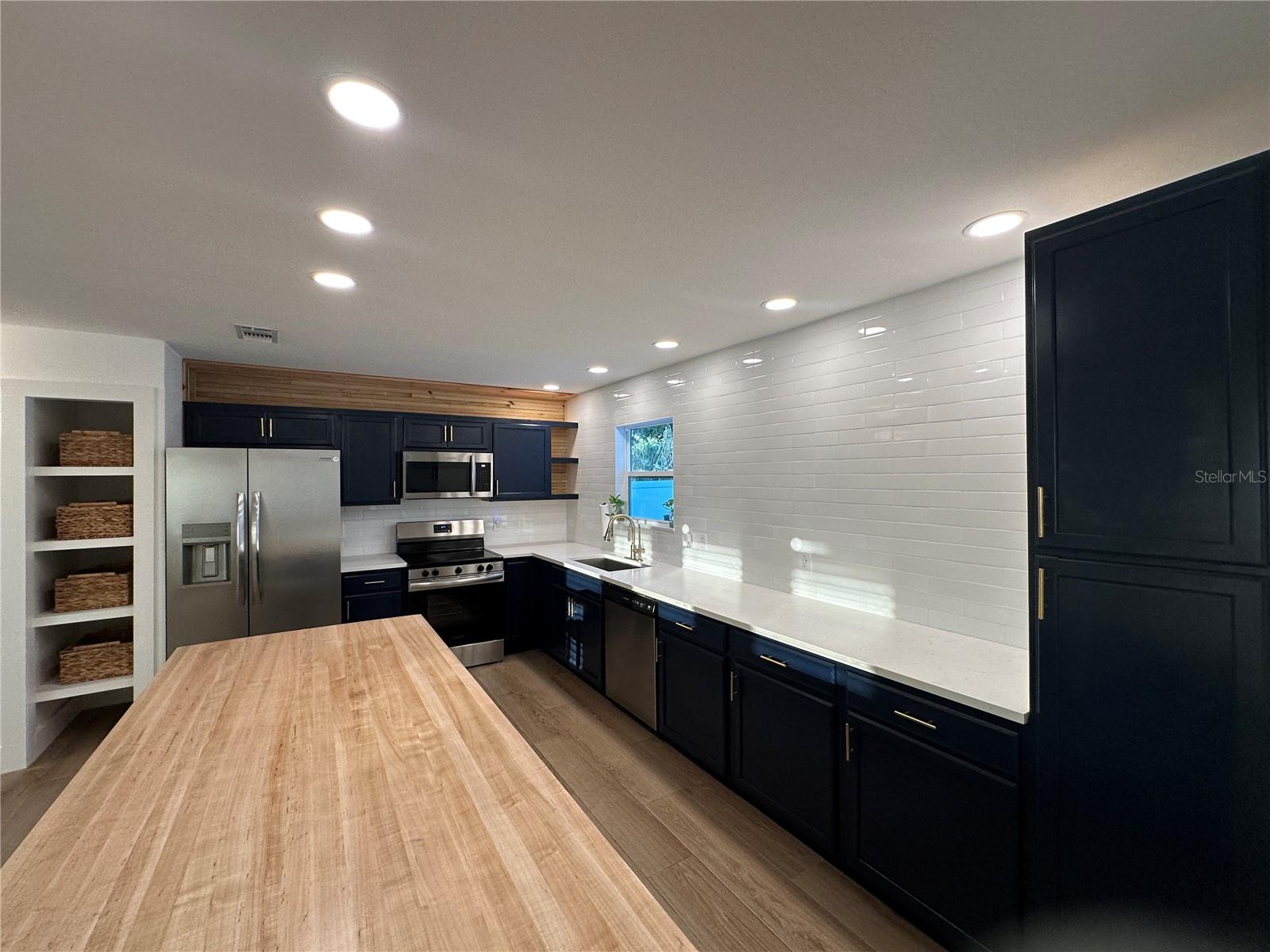 INLET SHORES - Residential