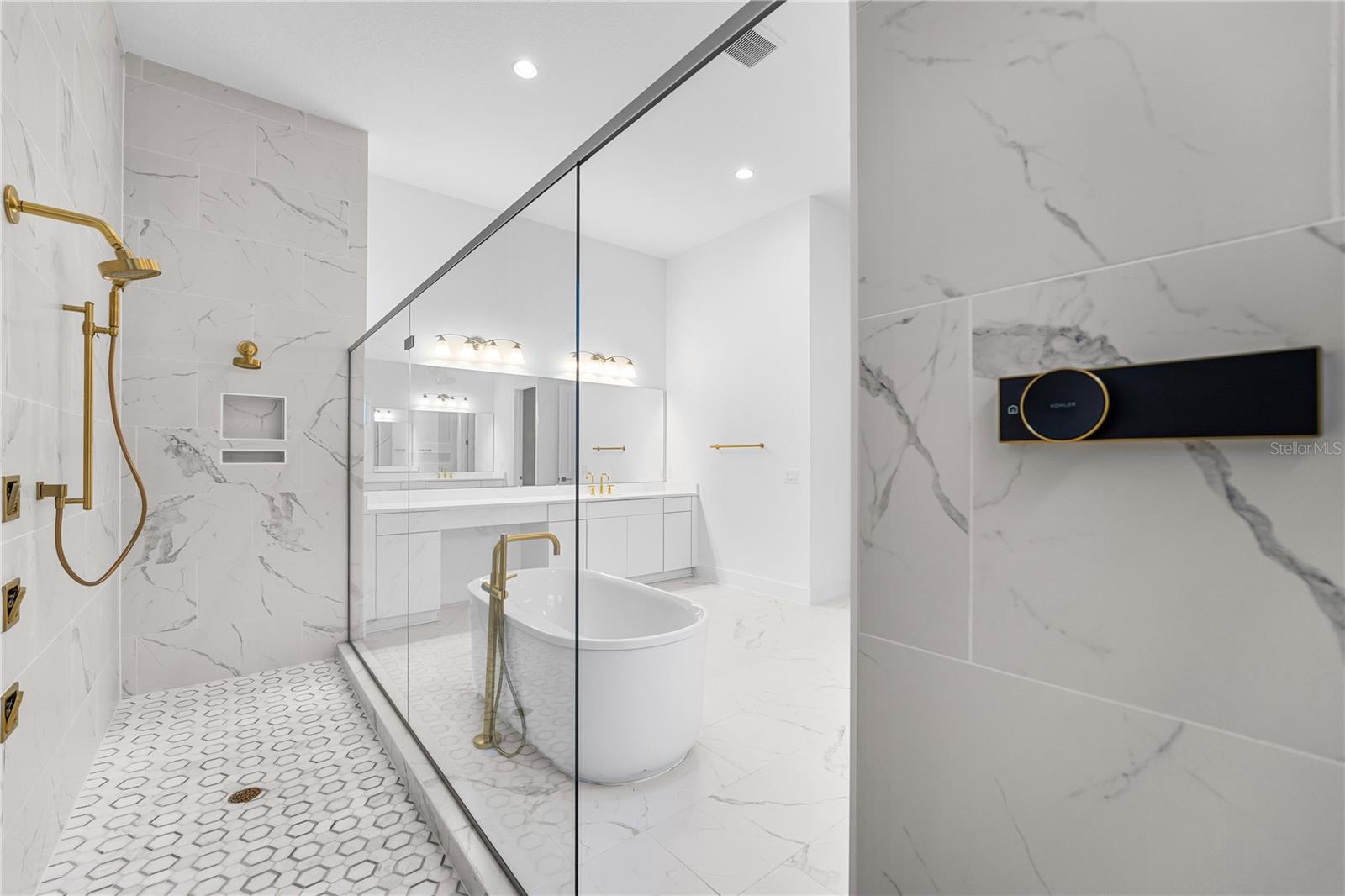 LAUREL POINTE PH 2 - Residential