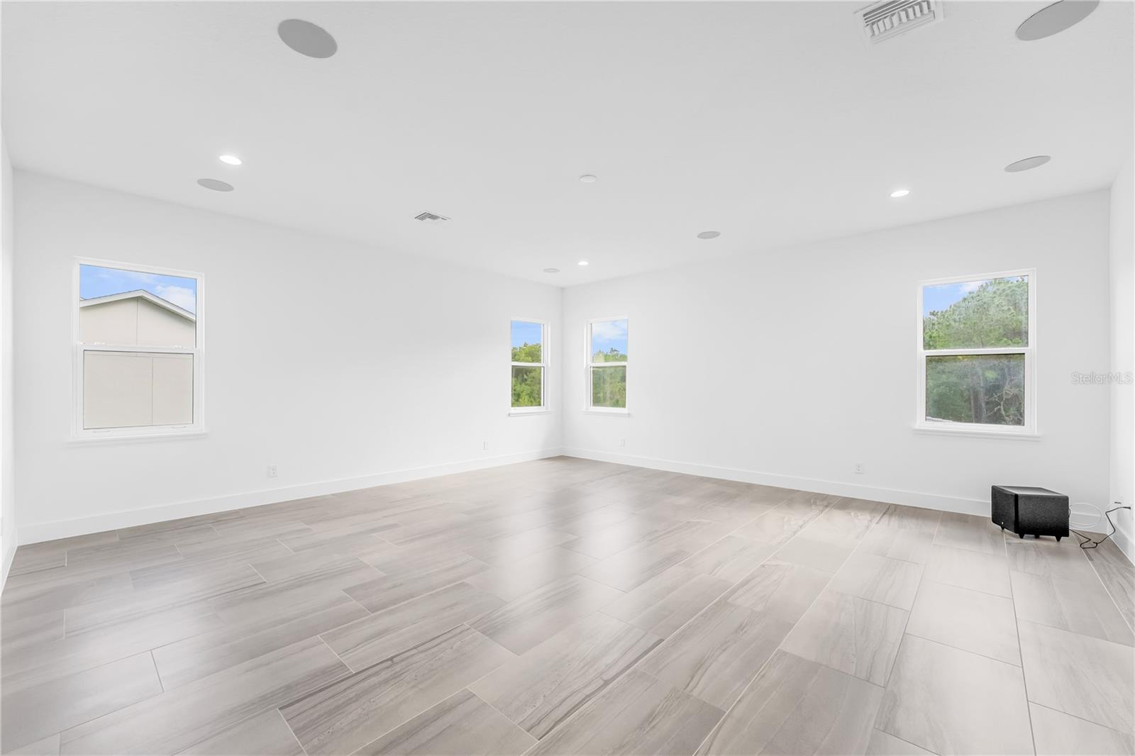 LAUREL POINTE PH 2 - Residential