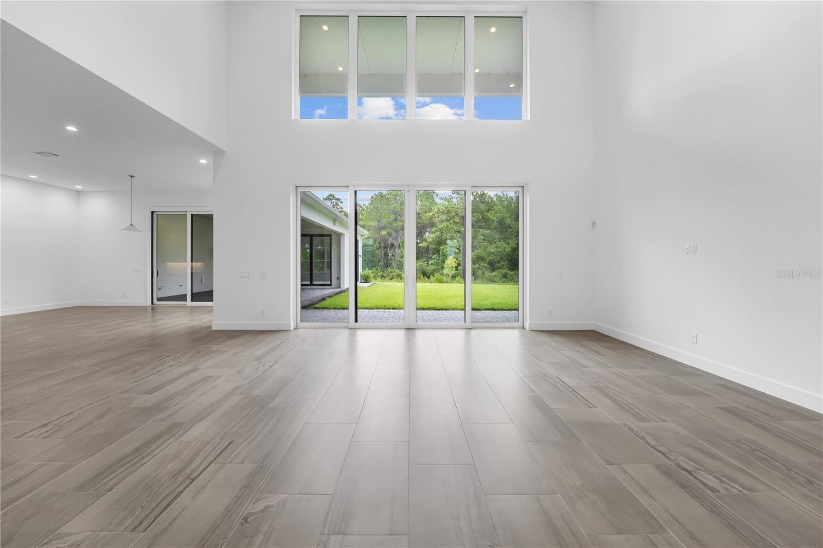 LAUREL POINTE PH 2 - Residential