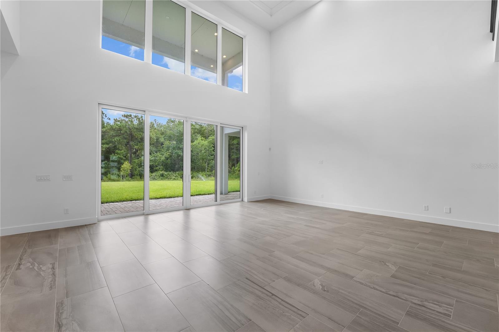 LAUREL POINTE PH 2 - Residential