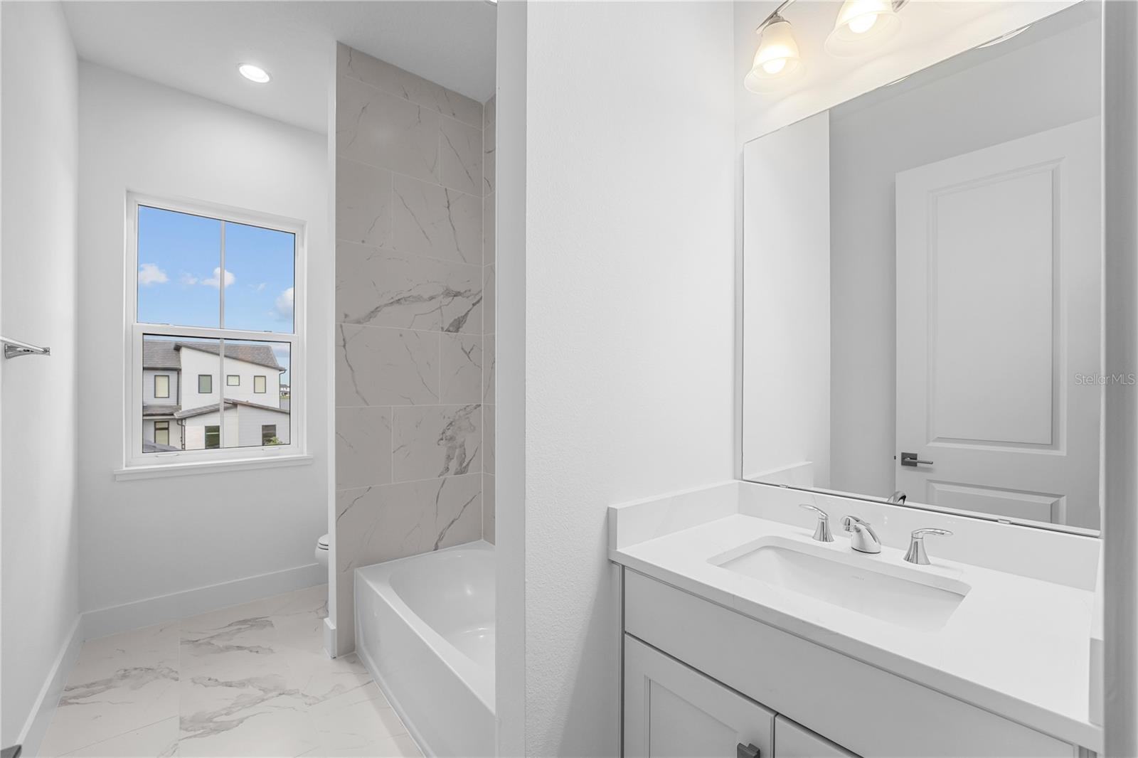 LAUREL POINTE PH 2 - Residential