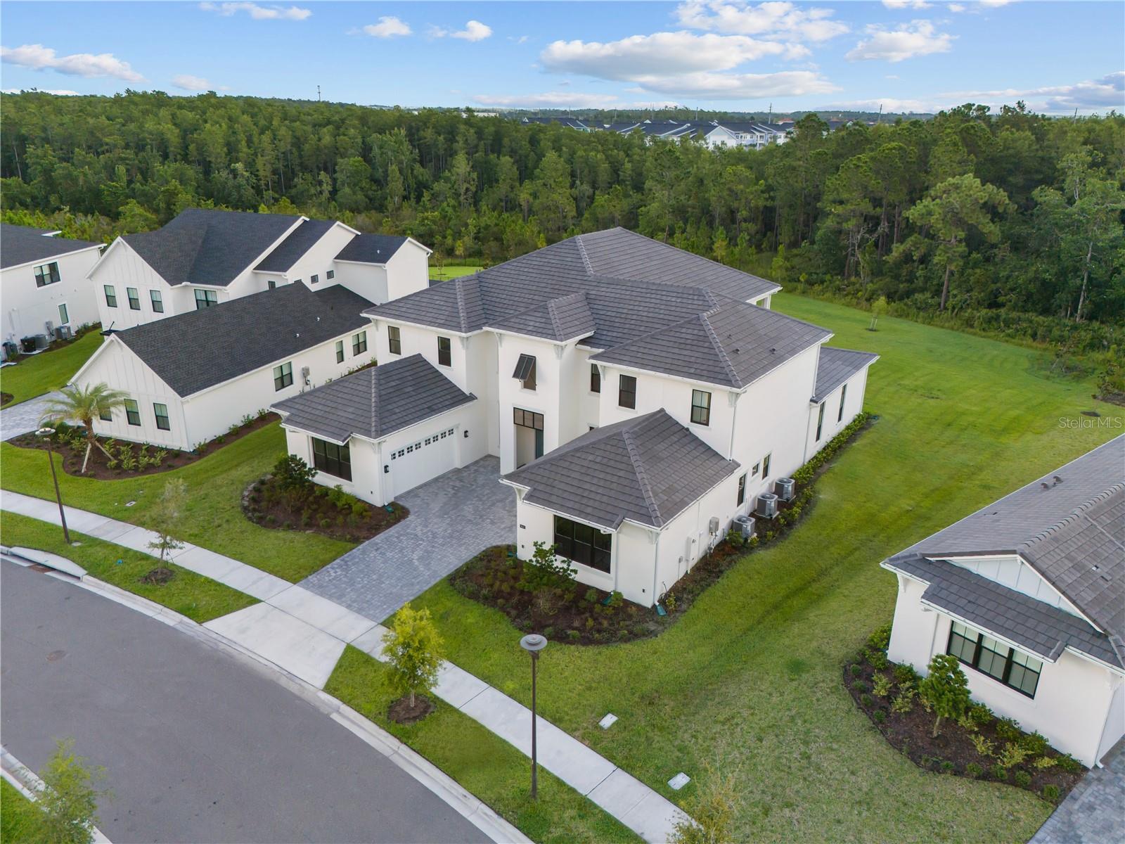 LAUREL POINTE PH 2 - Residential