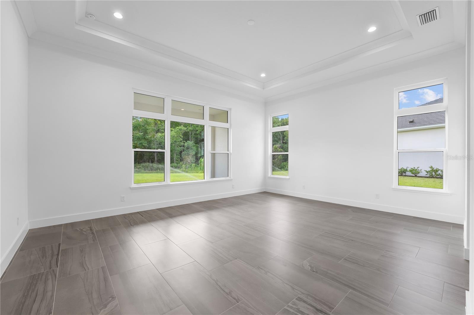 LAUREL POINTE PH 2 - Residential