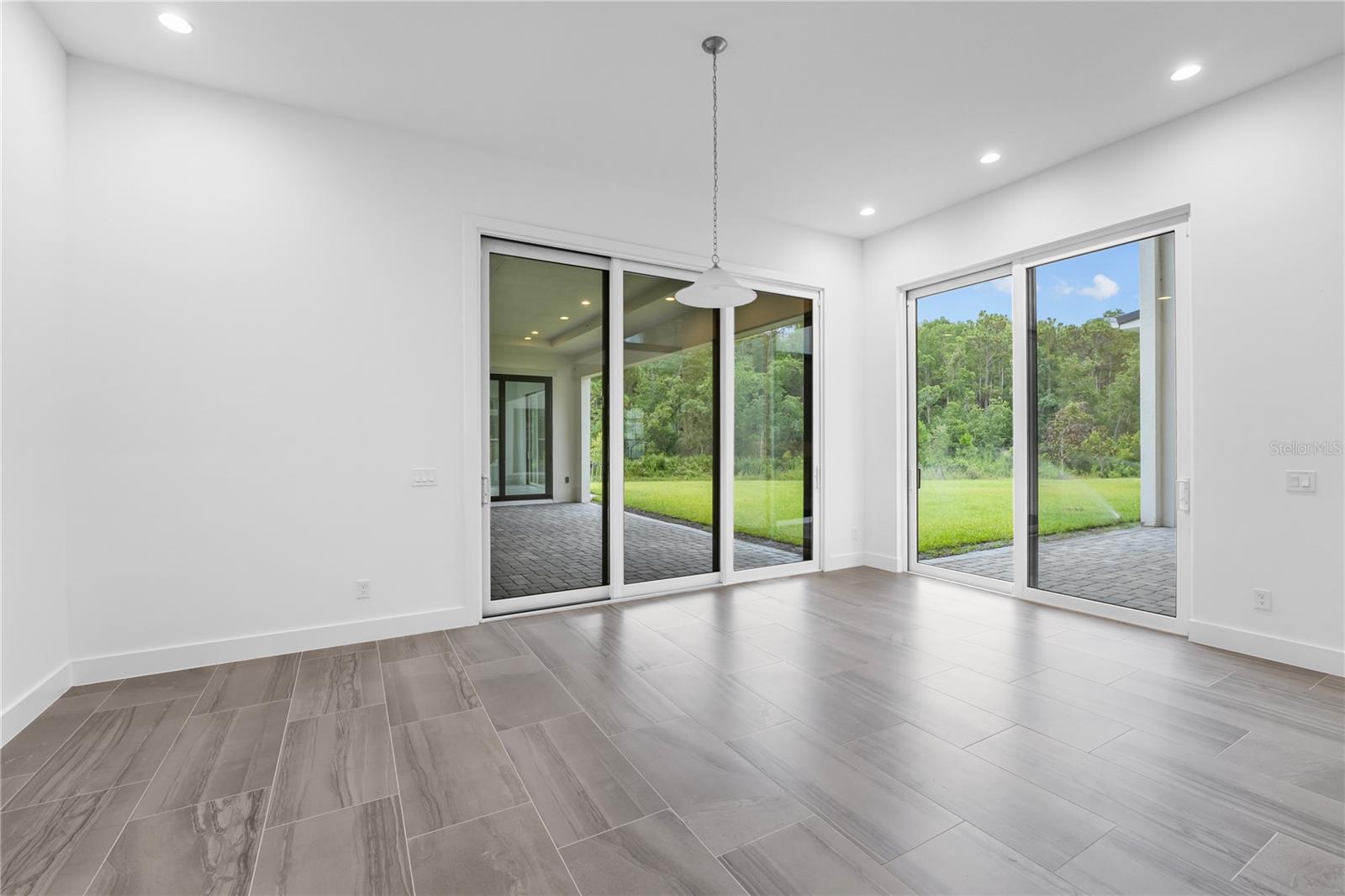 LAUREL POINTE PH 2 - Residential