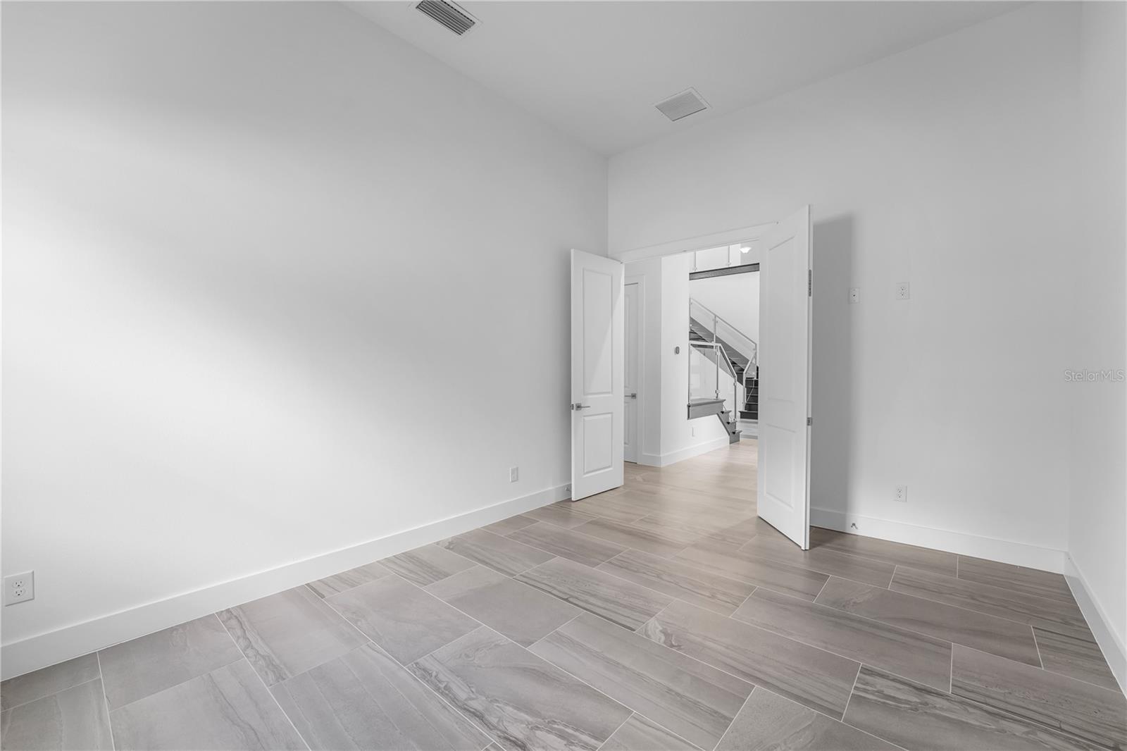 LAUREL POINTE PH 2 - Residential