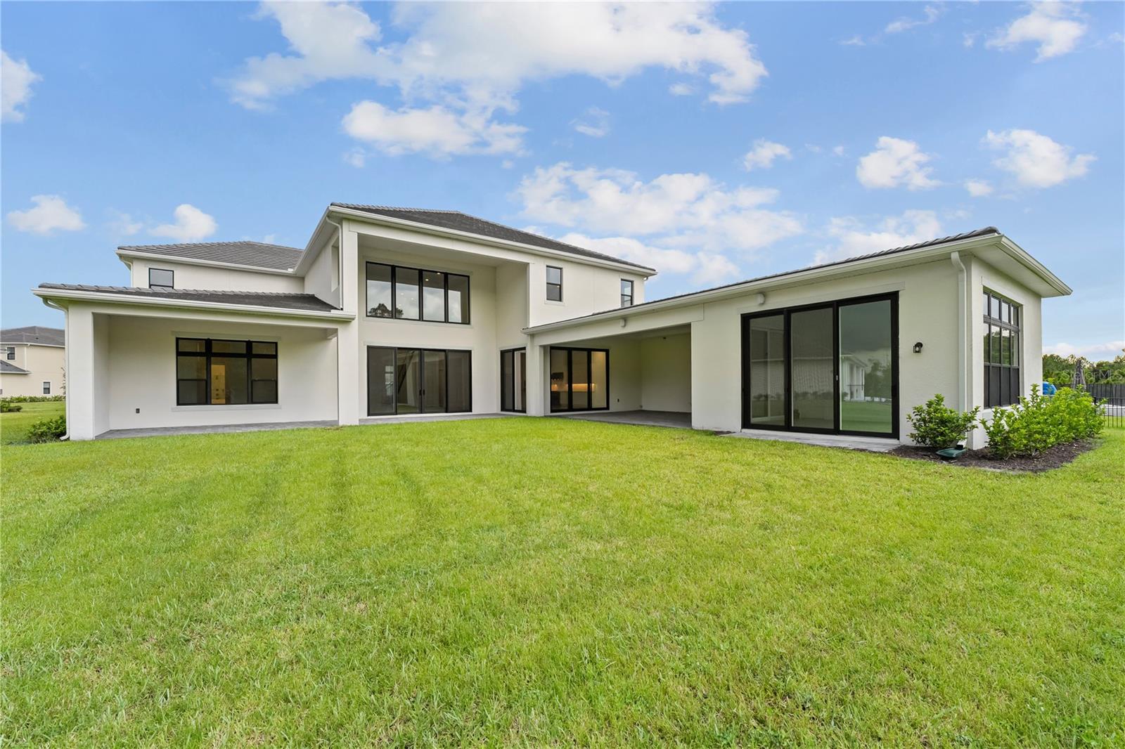 LAUREL POINTE PH 2 - Residential