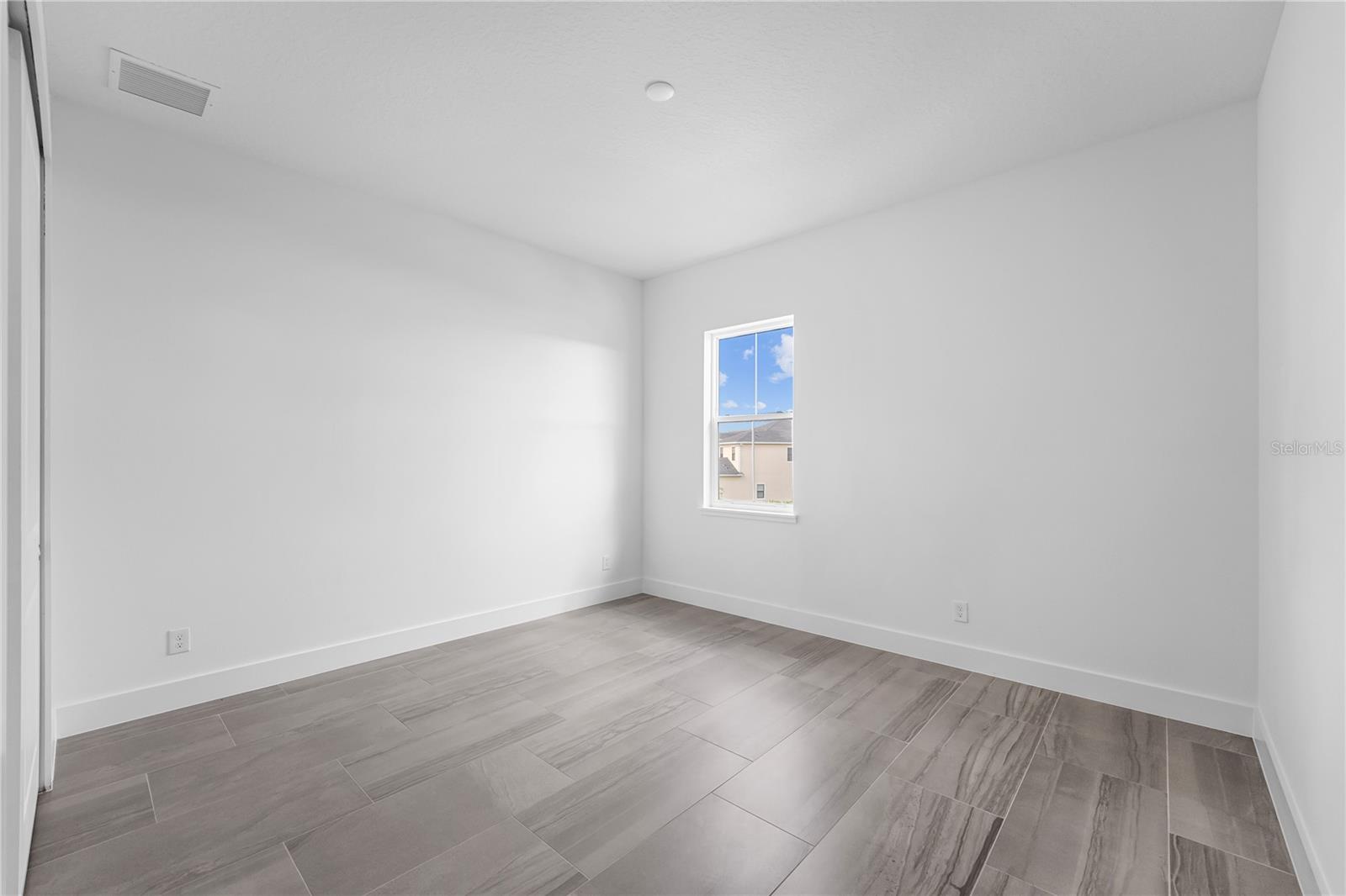 LAUREL POINTE PH 2 - Residential