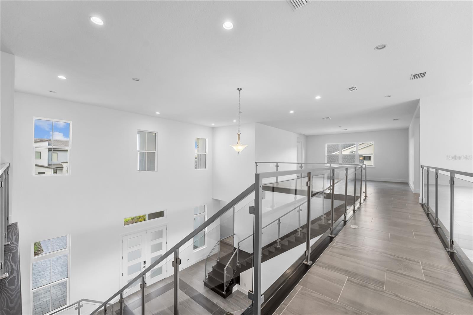 LAUREL POINTE PH 2 - Residential