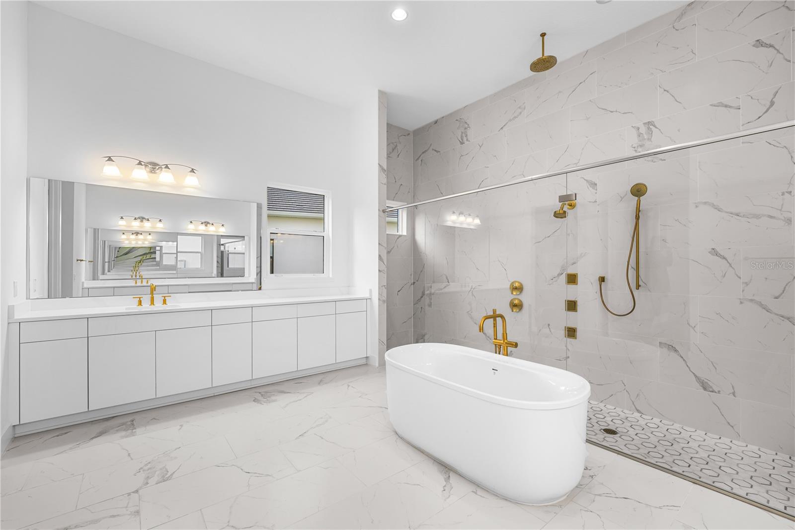 LAUREL POINTE PH 2 - Residential