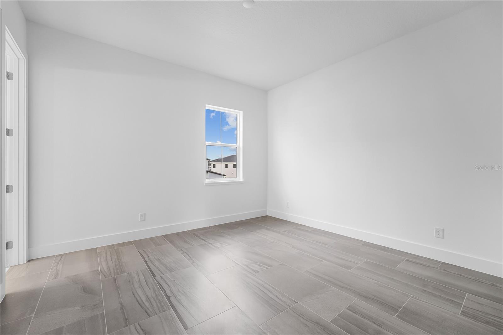 LAUREL POINTE PH 2 - Residential