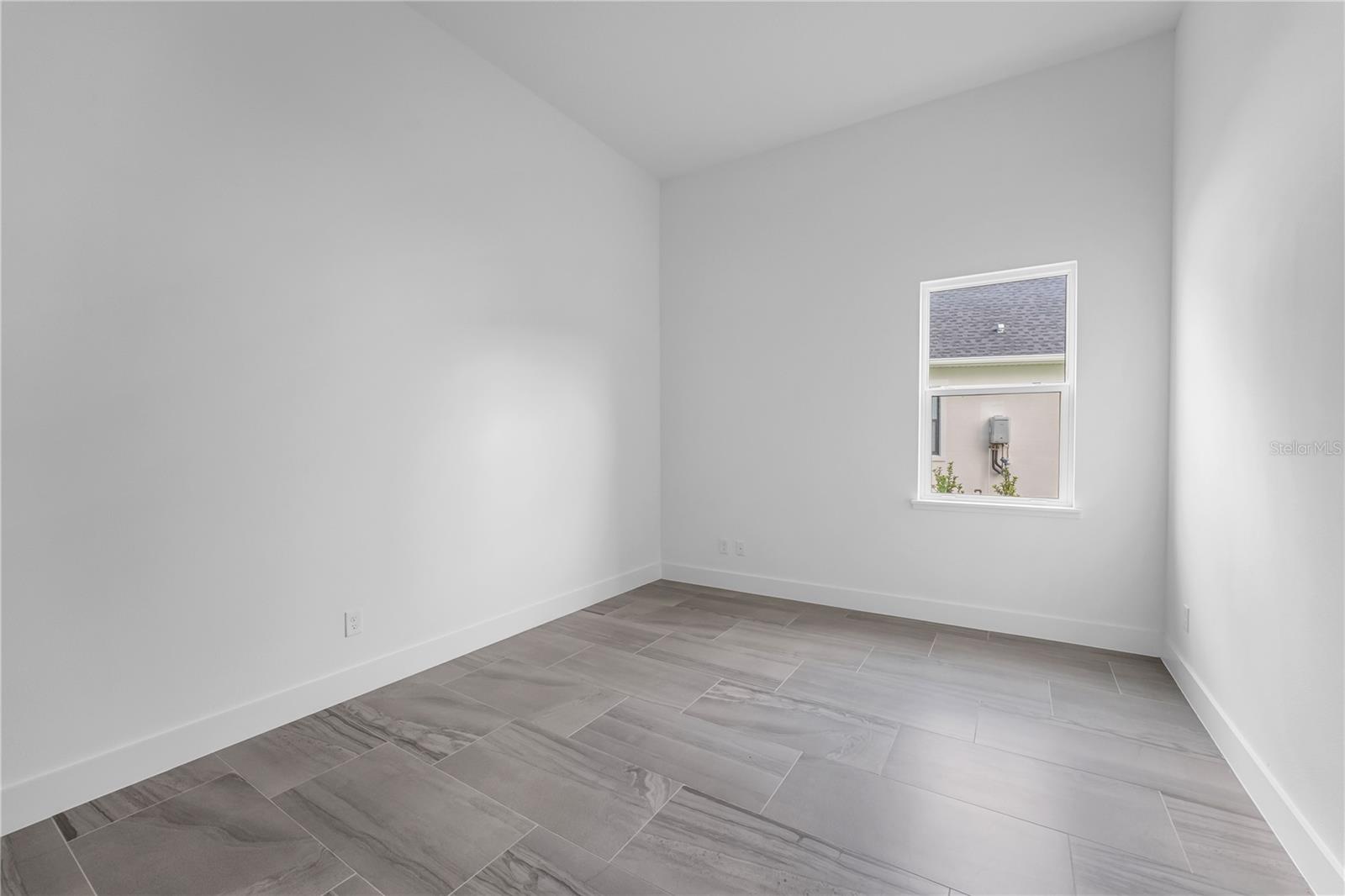 LAUREL POINTE PH 2 - Residential