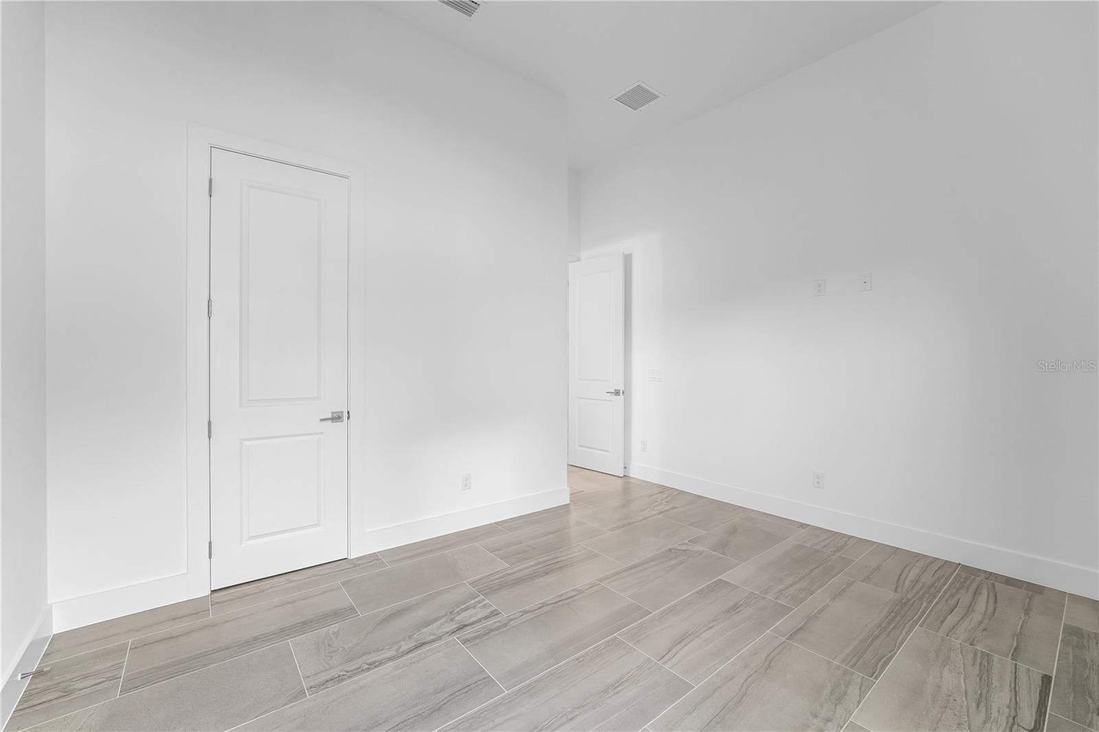 LAUREL POINTE PH 2 - Residential