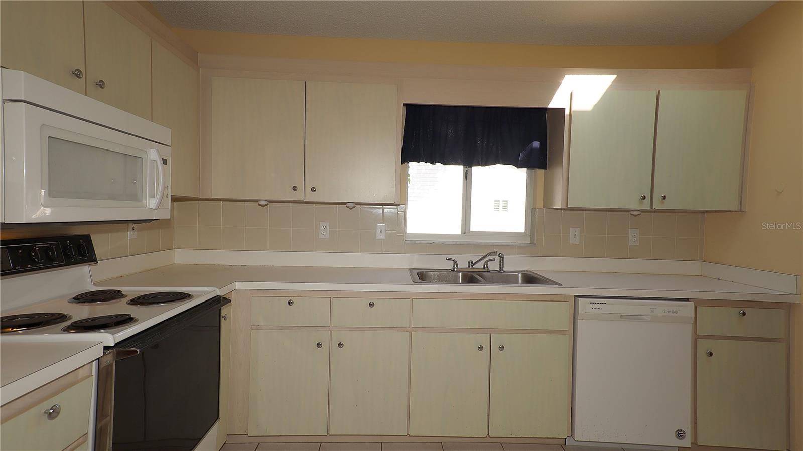 SPRUCE CREEK SOUTH - Residential