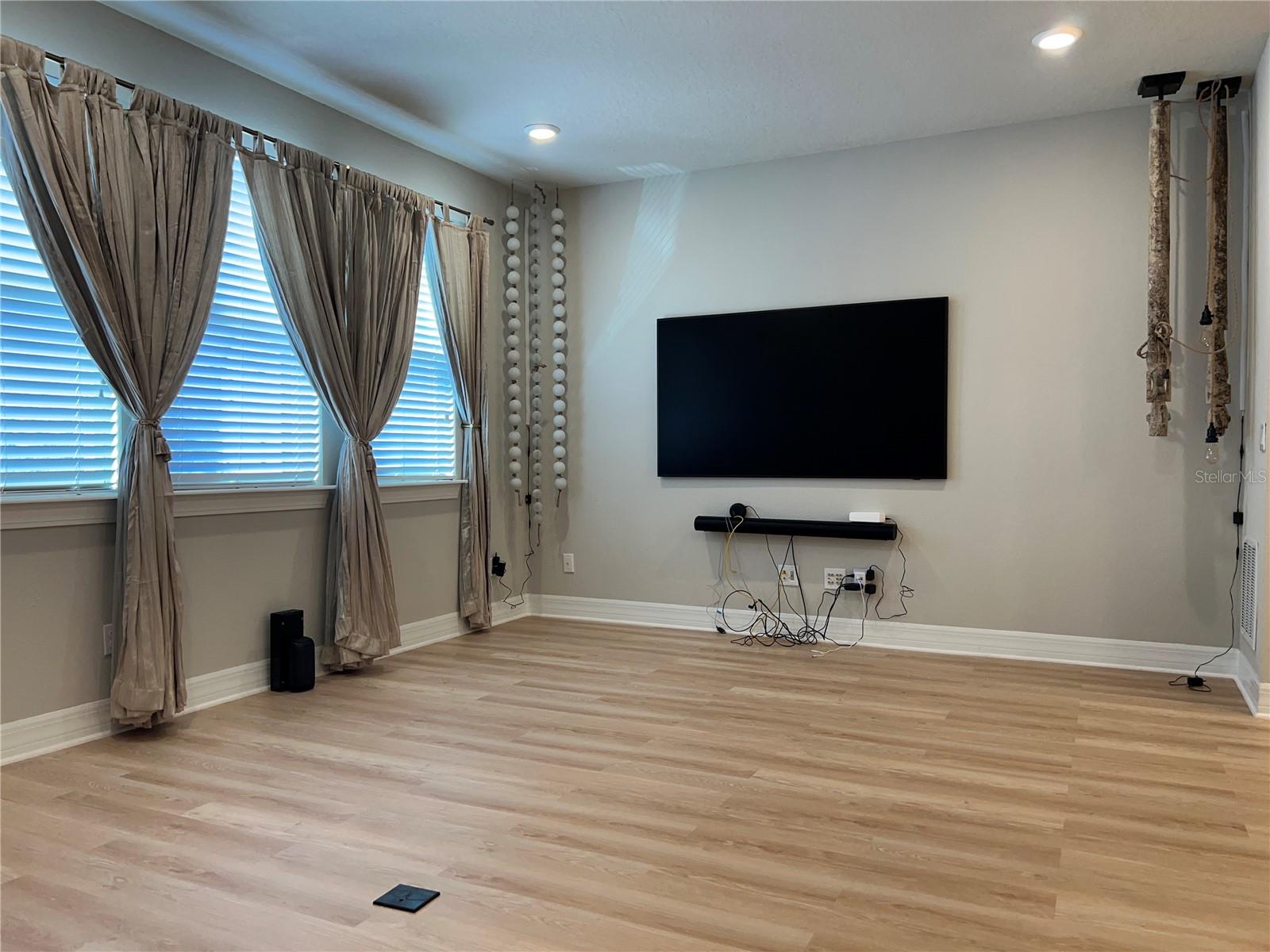 OVERLOOK/RUBY LAKE - Residential Lease