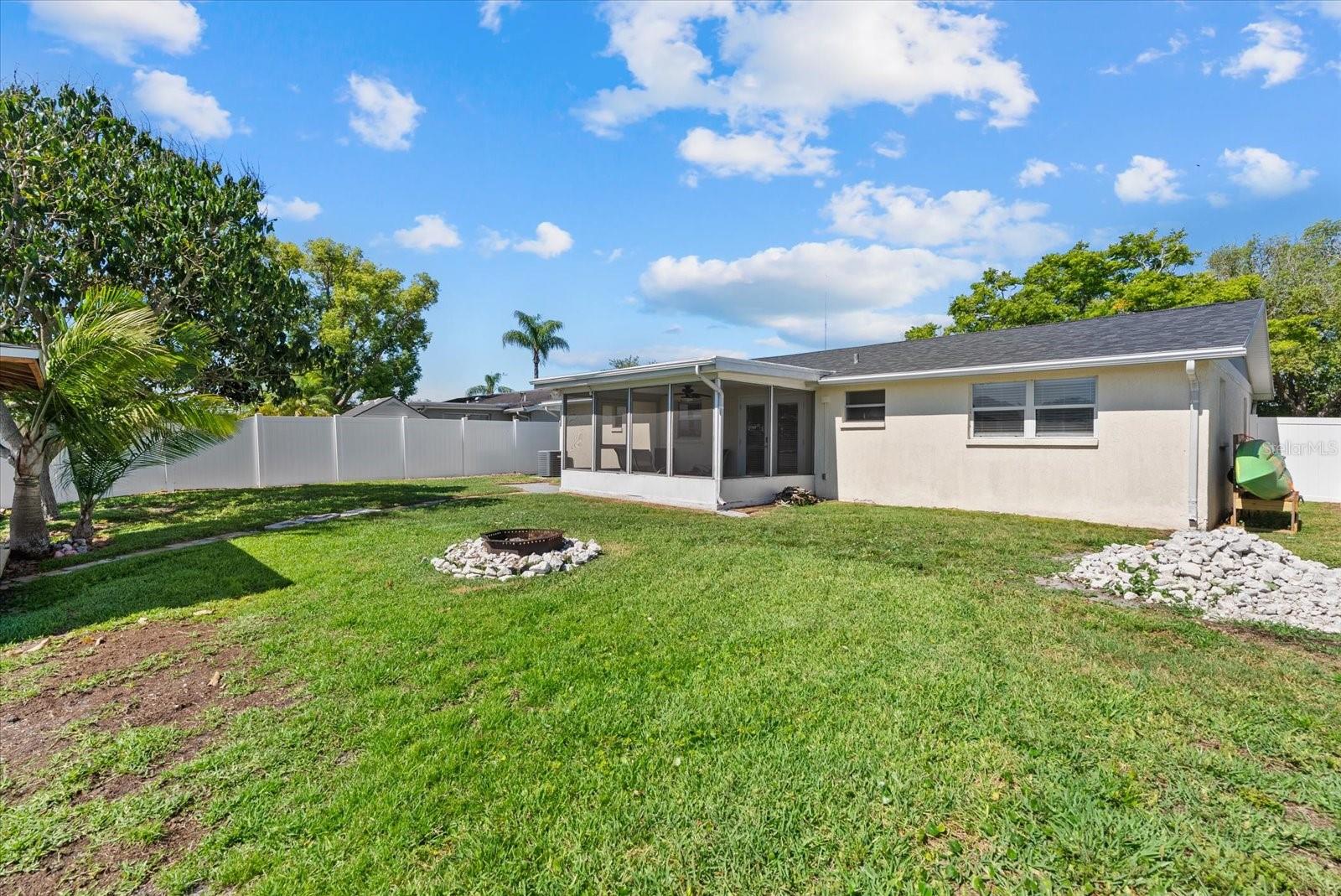 ALOHA GARDENS - Residential
