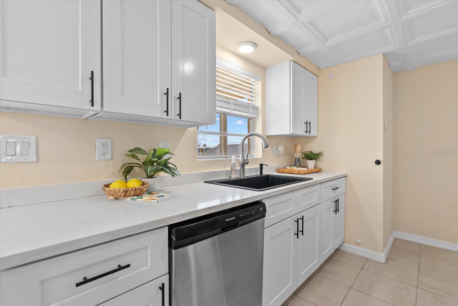 ALOHA GARDENS - Residential
