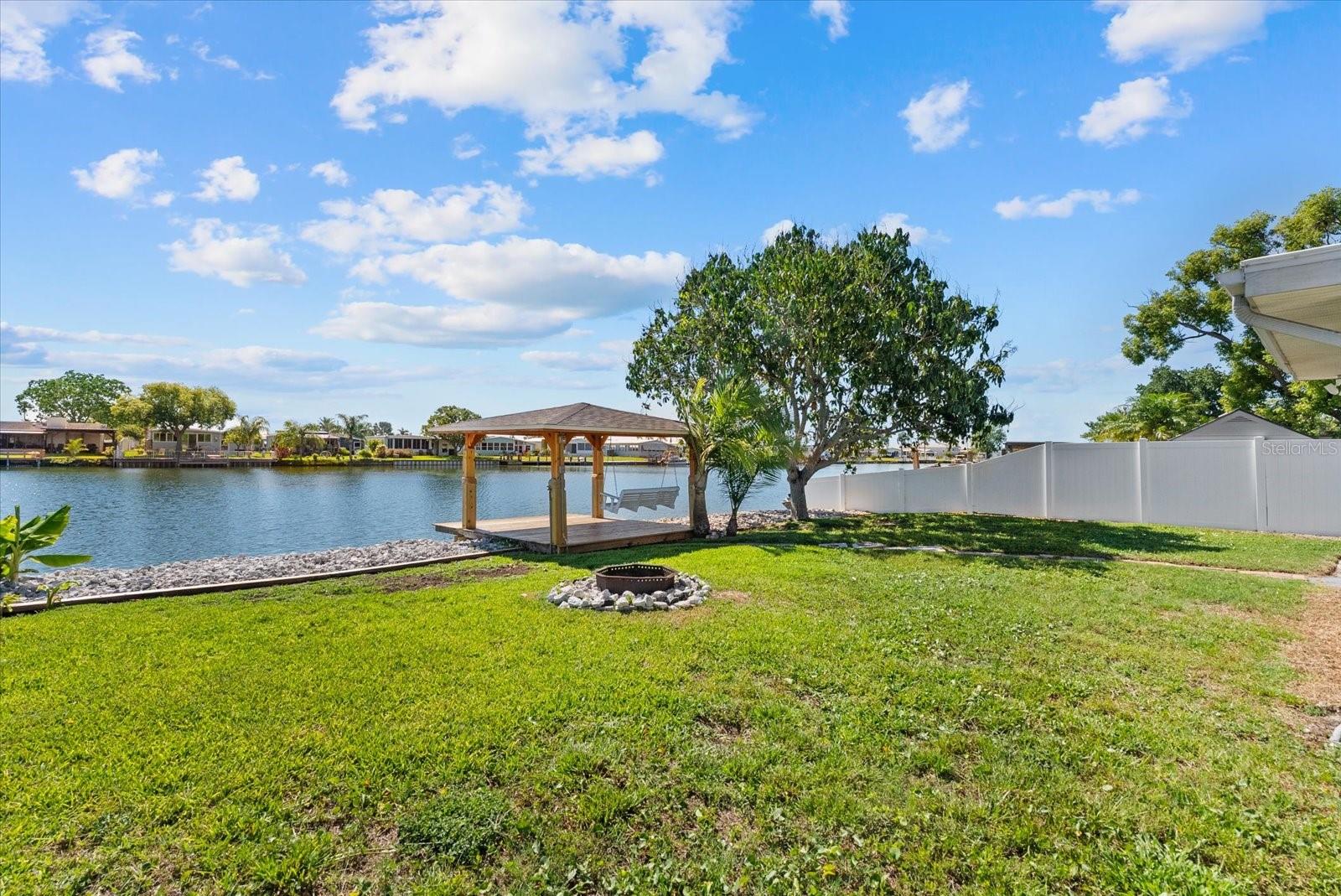 ALOHA GARDENS - Residential