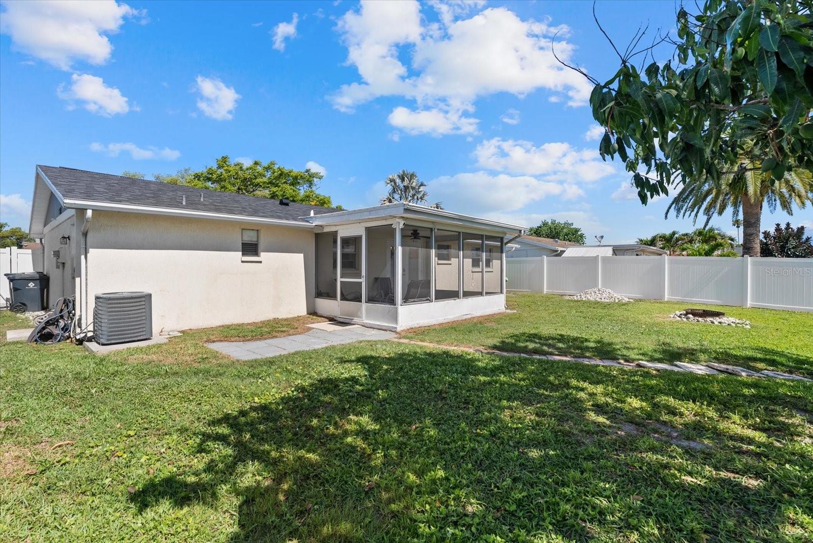 ALOHA GARDENS - Residential