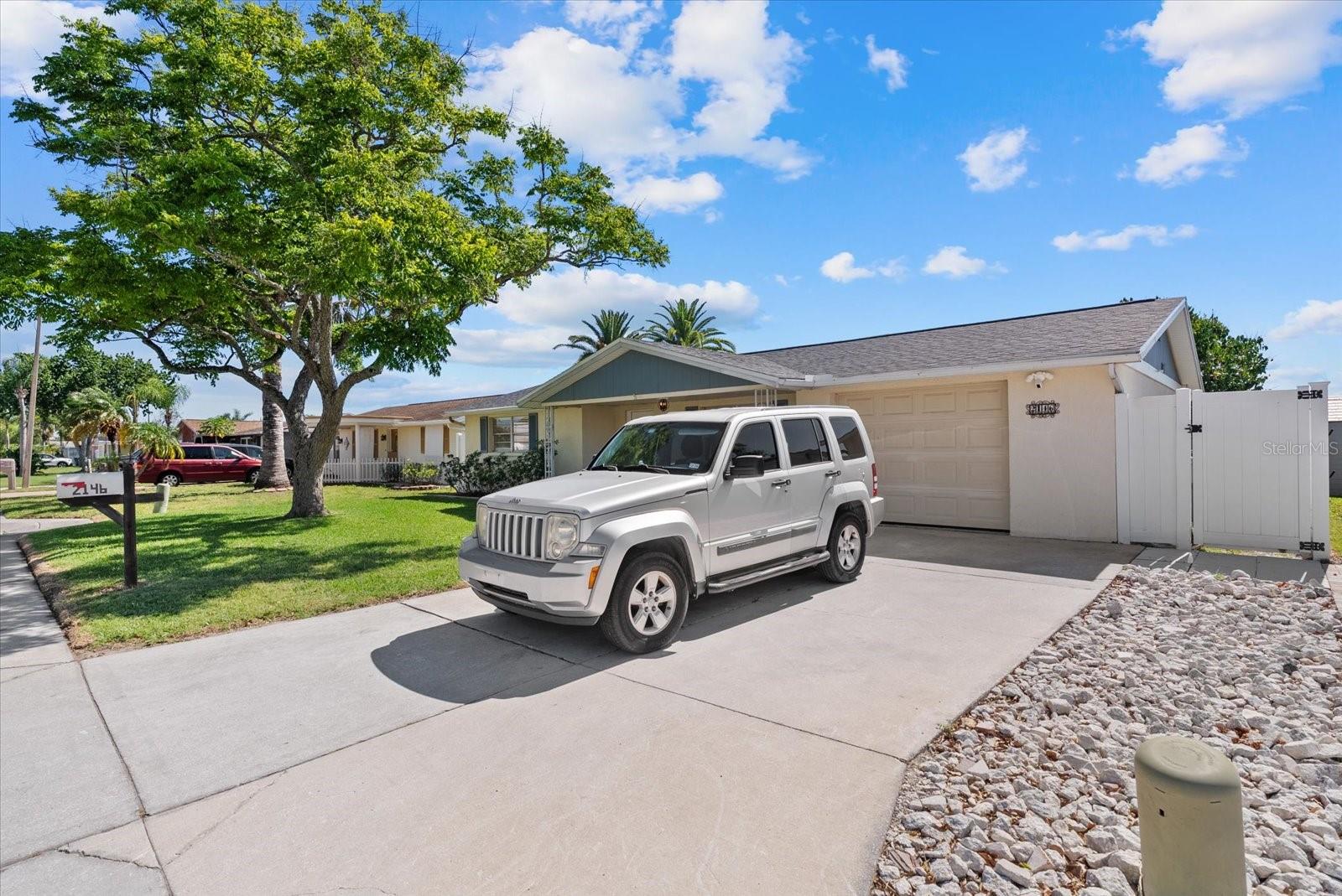 ALOHA GARDENS - Residential