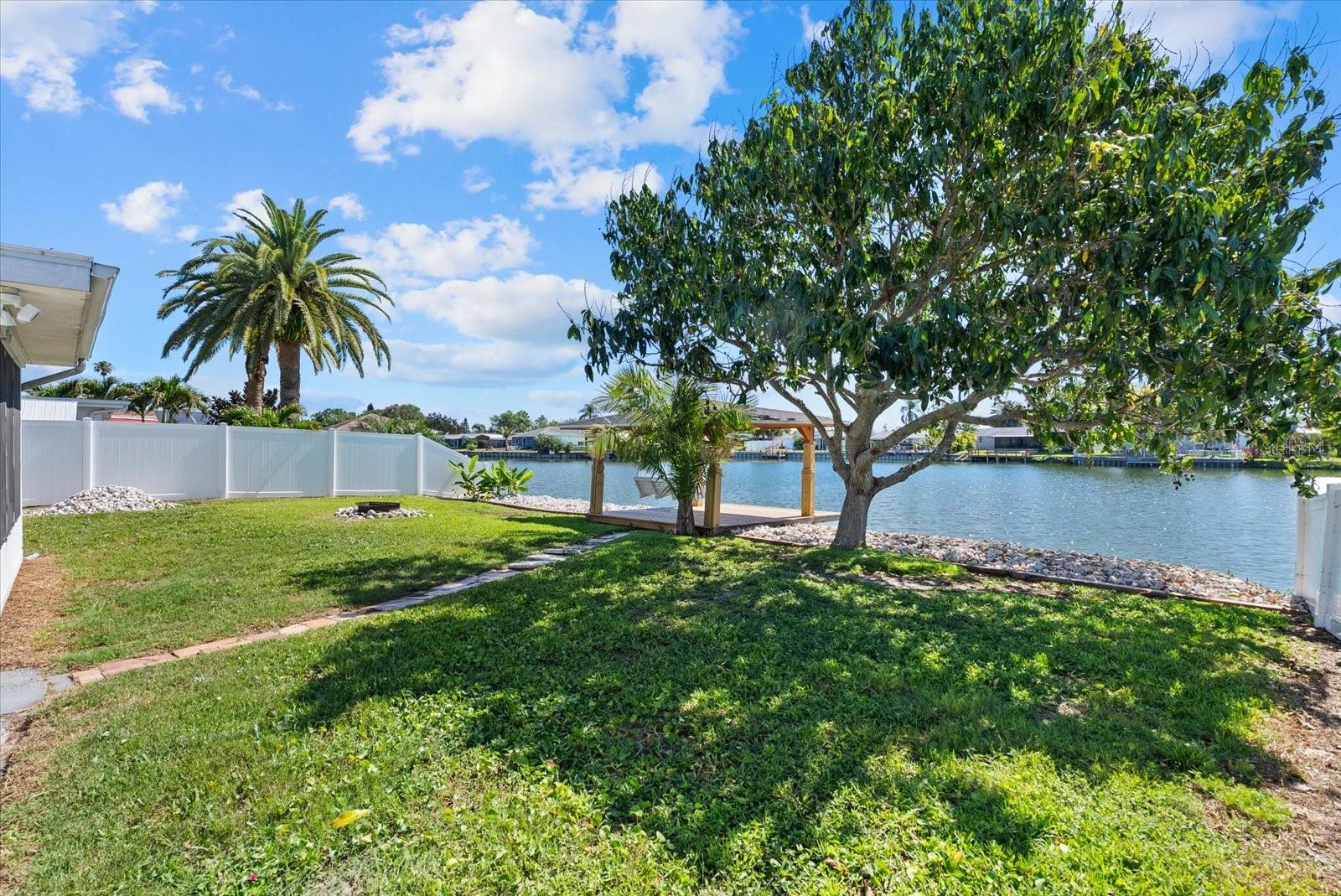ALOHA GARDENS - Residential