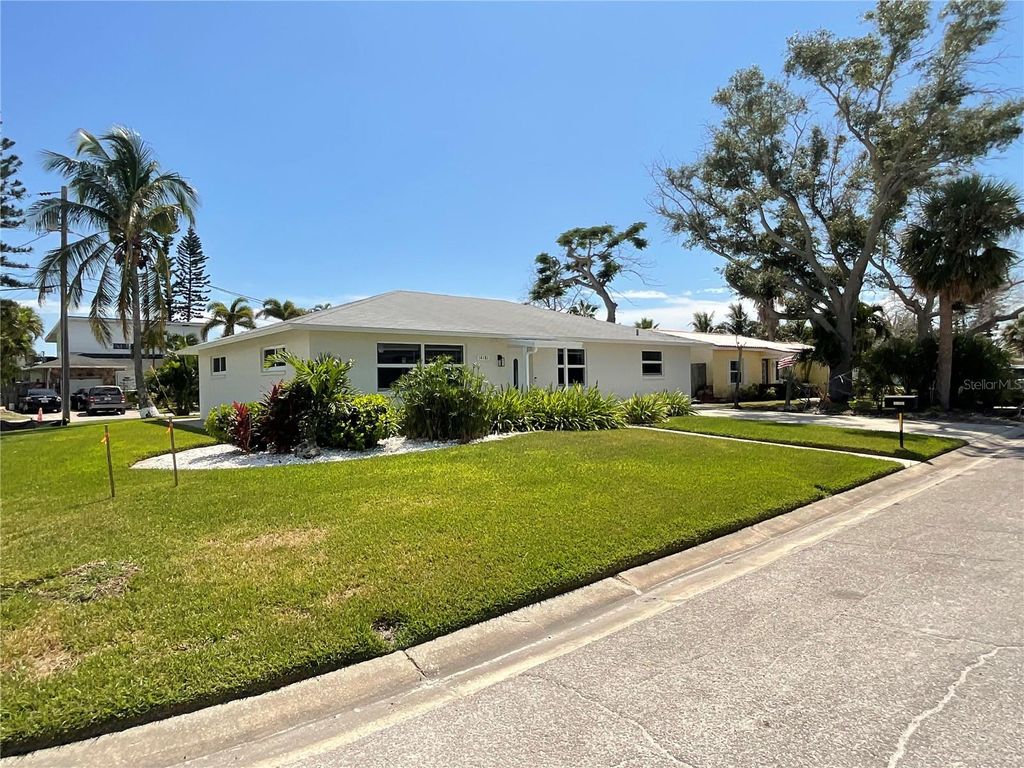 Photo of 14181 E Parsley Drive, Madeira Beach, FL 33708 (MLS # TB8481121)