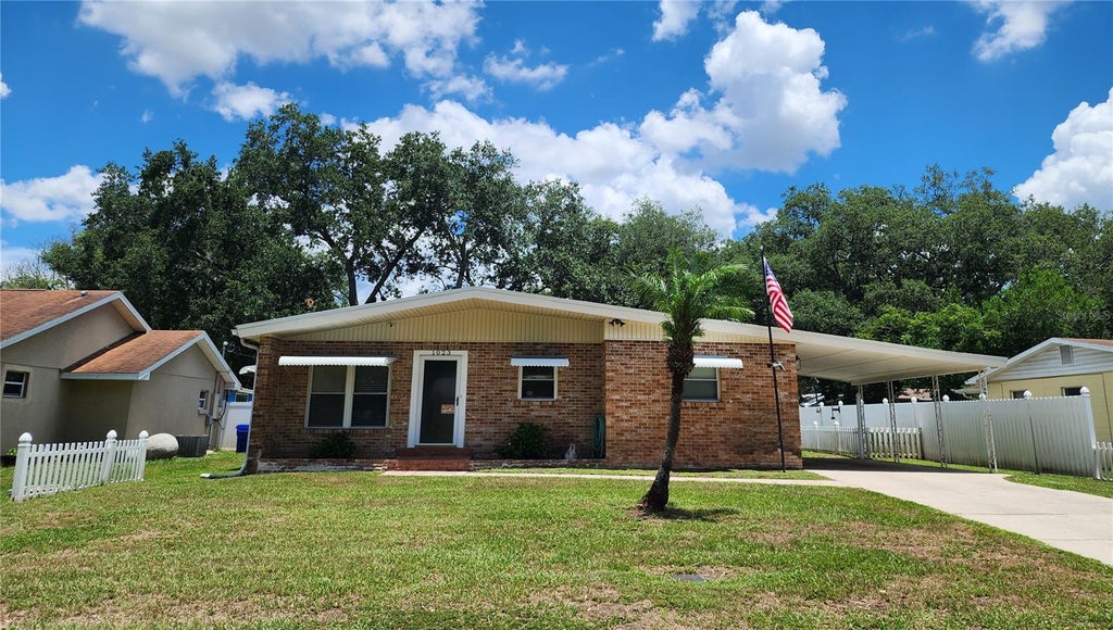 Photo of 1023 Bonnie Drive, Lakeland, FL 33803 (MLS # L4962692)