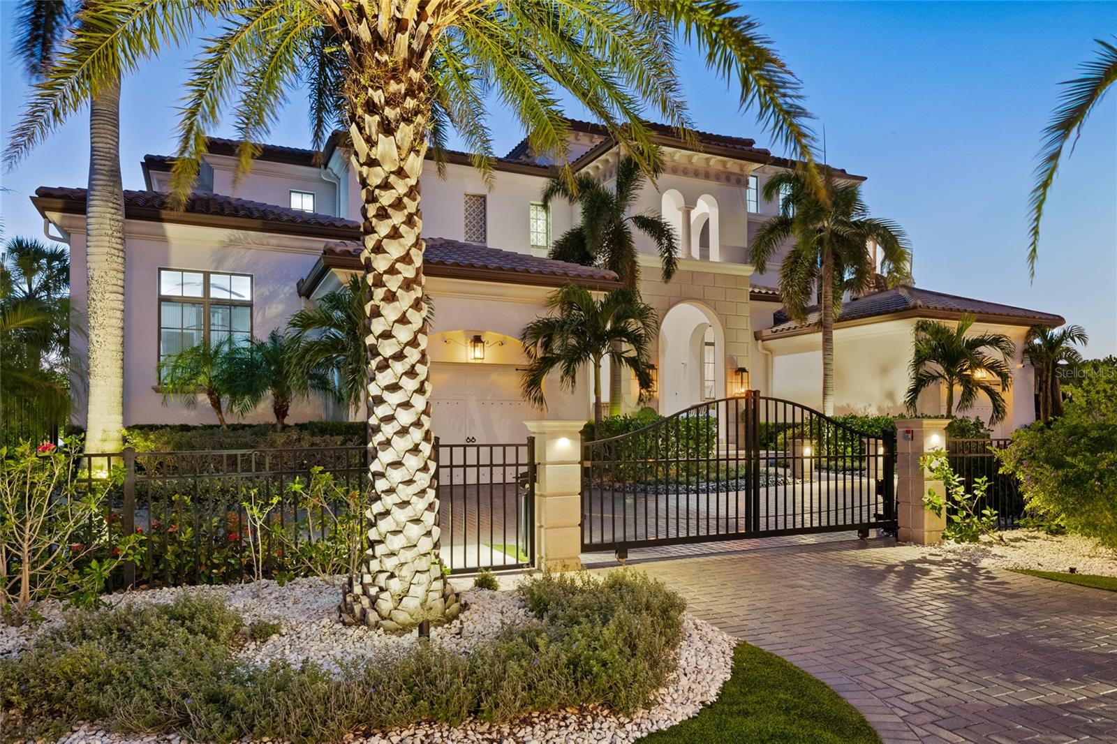 SUNSET PARK ISLES UNIT 1 - Residential