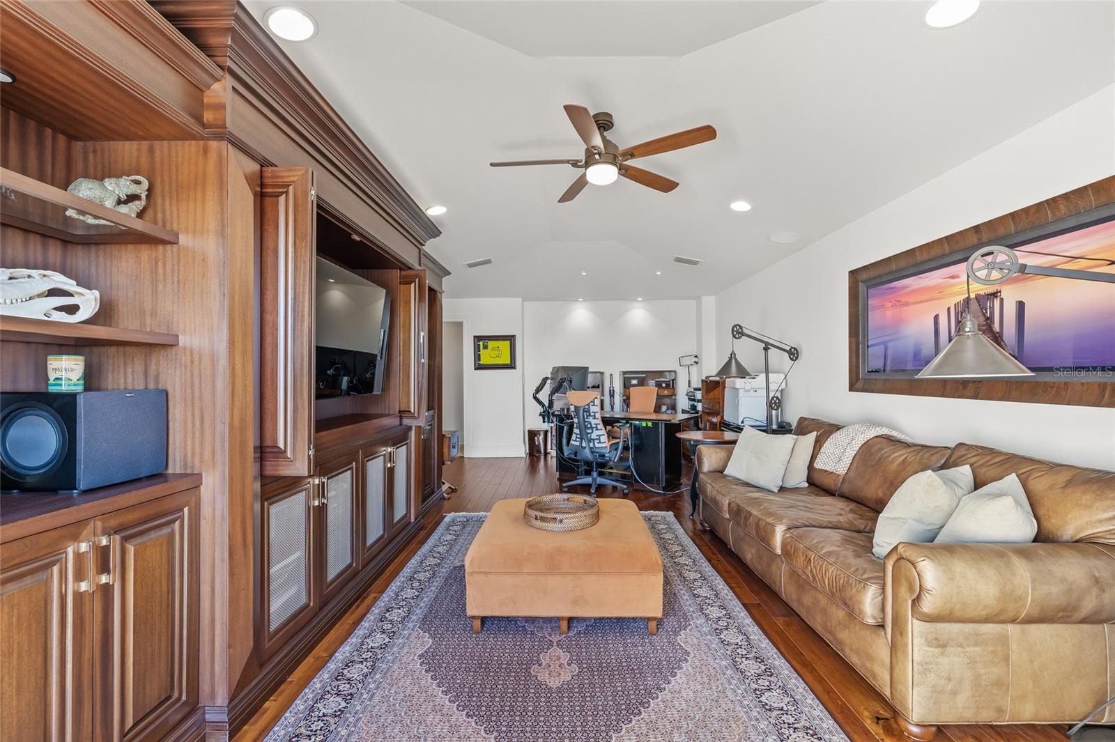 SUNSET PARK ISLES UNIT 1 - Residential