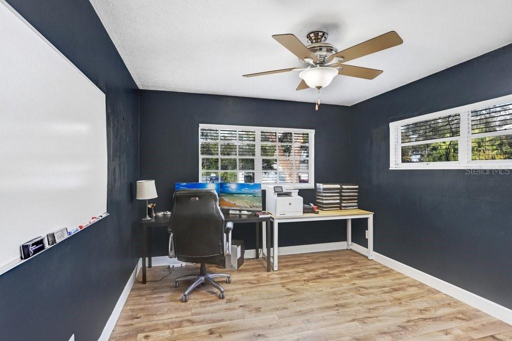 CRESTWOOD ESTATES UNIT 1 - Residential