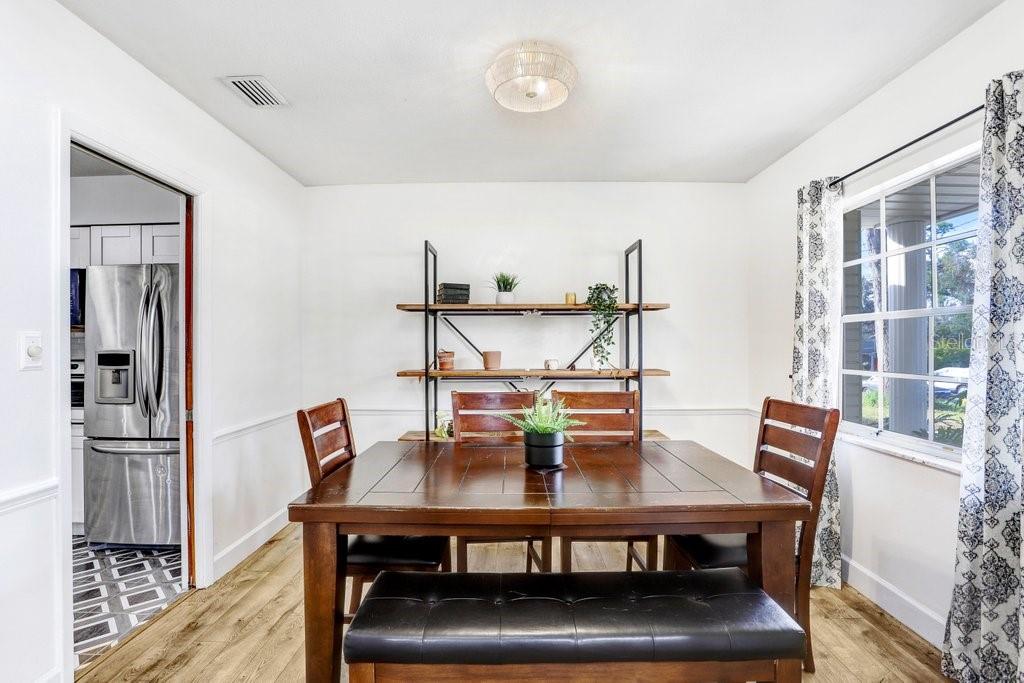 CRESTWOOD ESTATES UNIT 1 - Residential