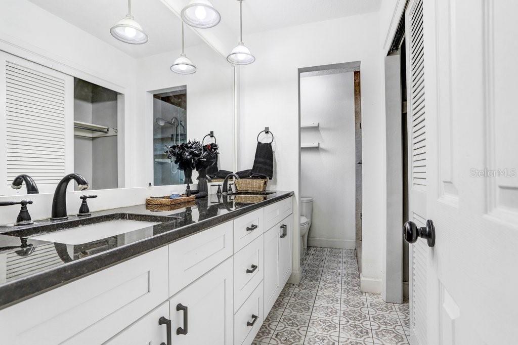 CRESTWOOD ESTATES UNIT 1 - Residential