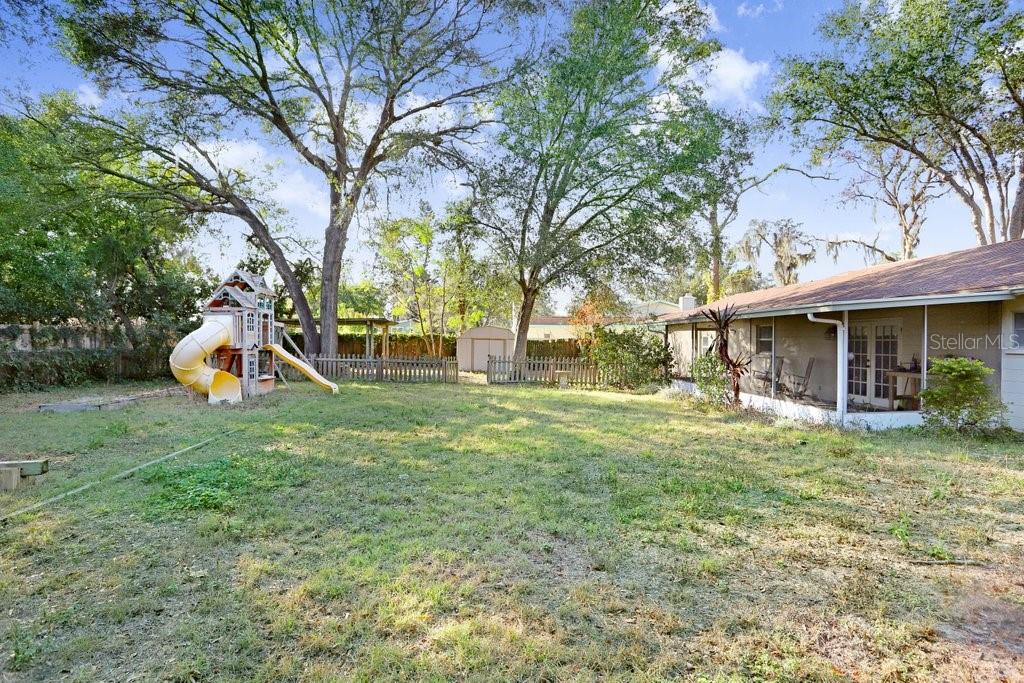 CRESTWOOD ESTATES UNIT 1 - Residential