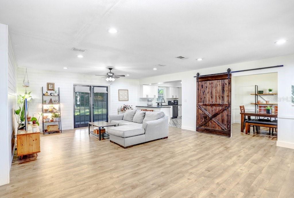 CRESTWOOD ESTATES UNIT 1 - Residential