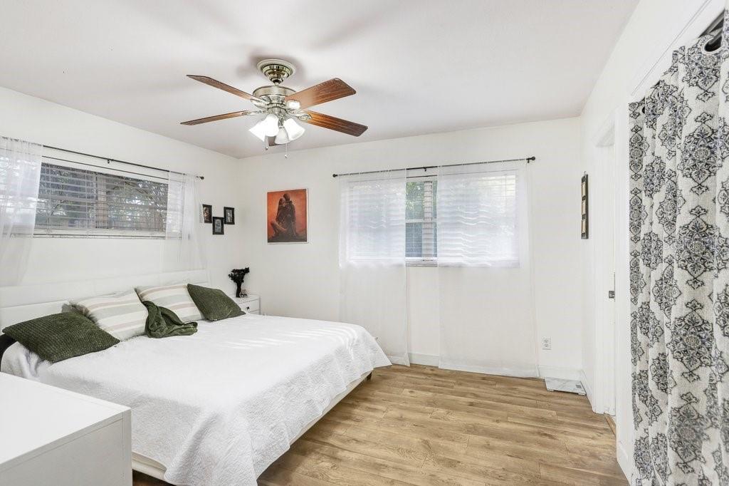 CRESTWOOD ESTATES UNIT 1 - Residential