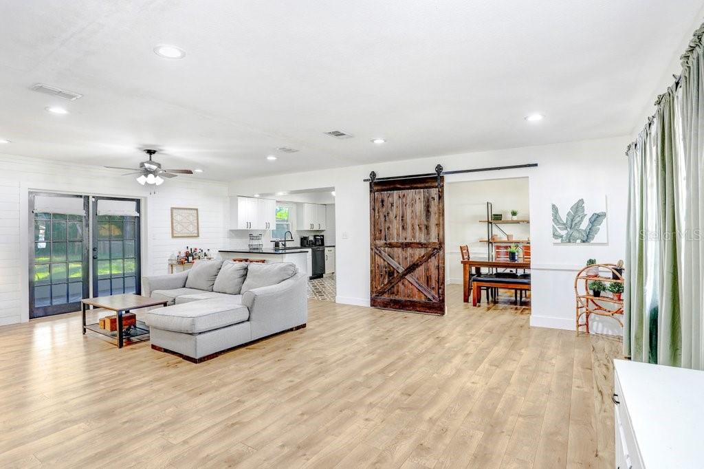 CRESTWOOD ESTATES UNIT 1 - Residential