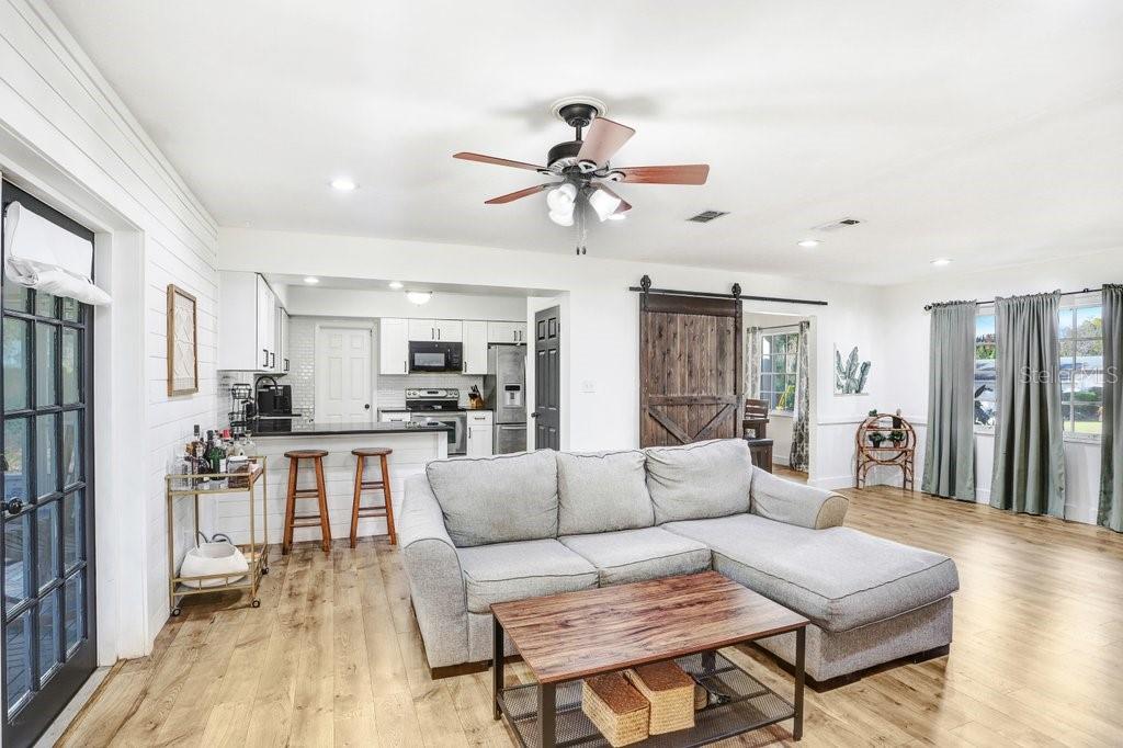 CRESTWOOD ESTATES UNIT 1 - Residential