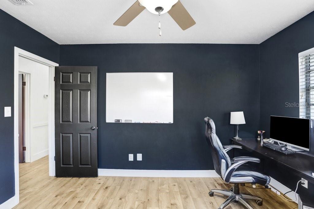 CRESTWOOD ESTATES UNIT 1 - Residential