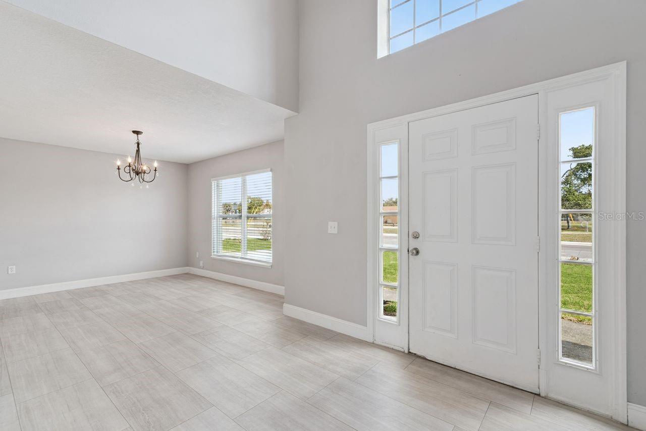 2735 HOWLAND BOULEVARD