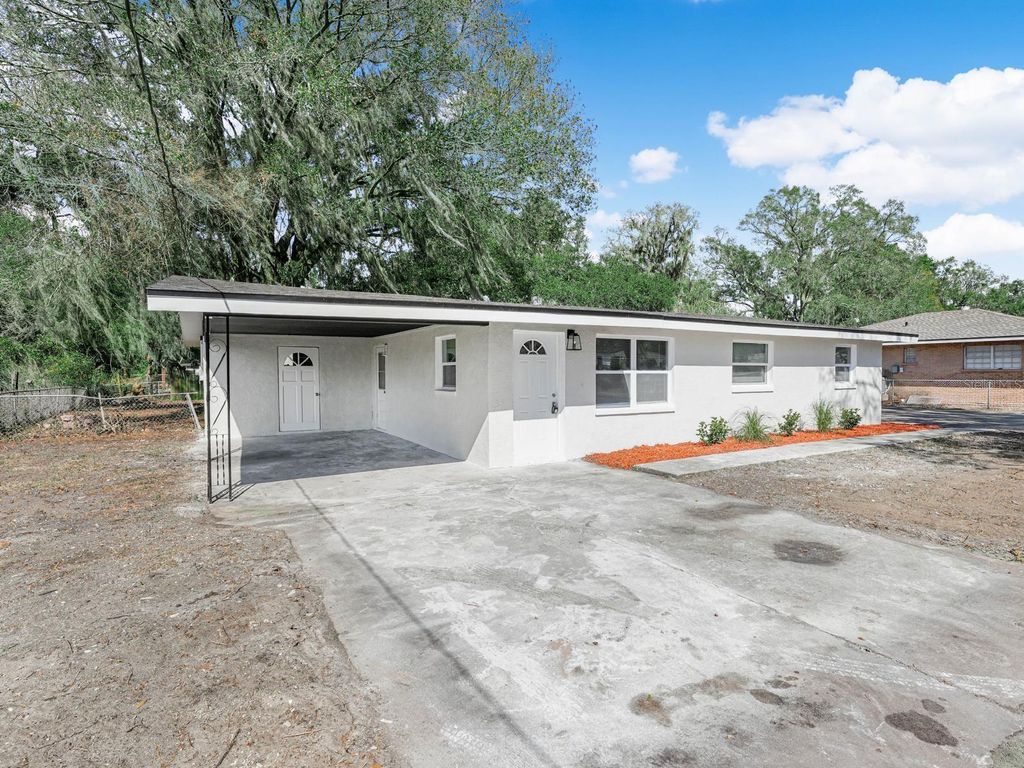 Photo of 3131 Linda Drive, Lakeland, FL 33810 (MLS # O6381875)